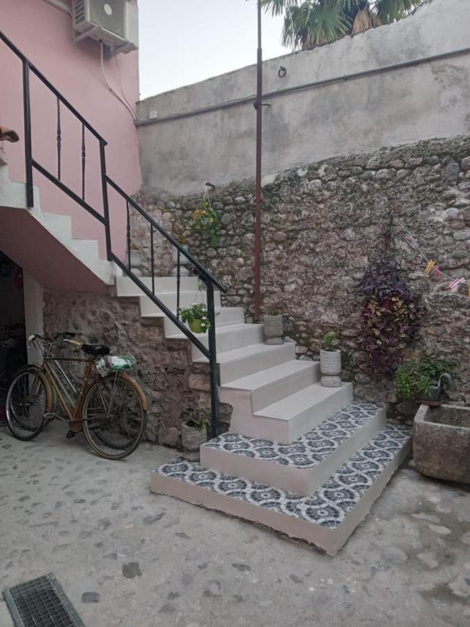 Rooms For Rent Shkoder Bagian luar foto