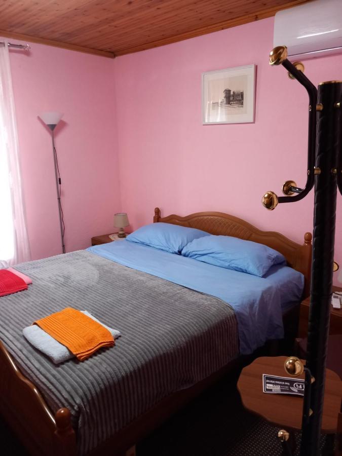 Rooms For Rent Shkoder Bagian luar foto